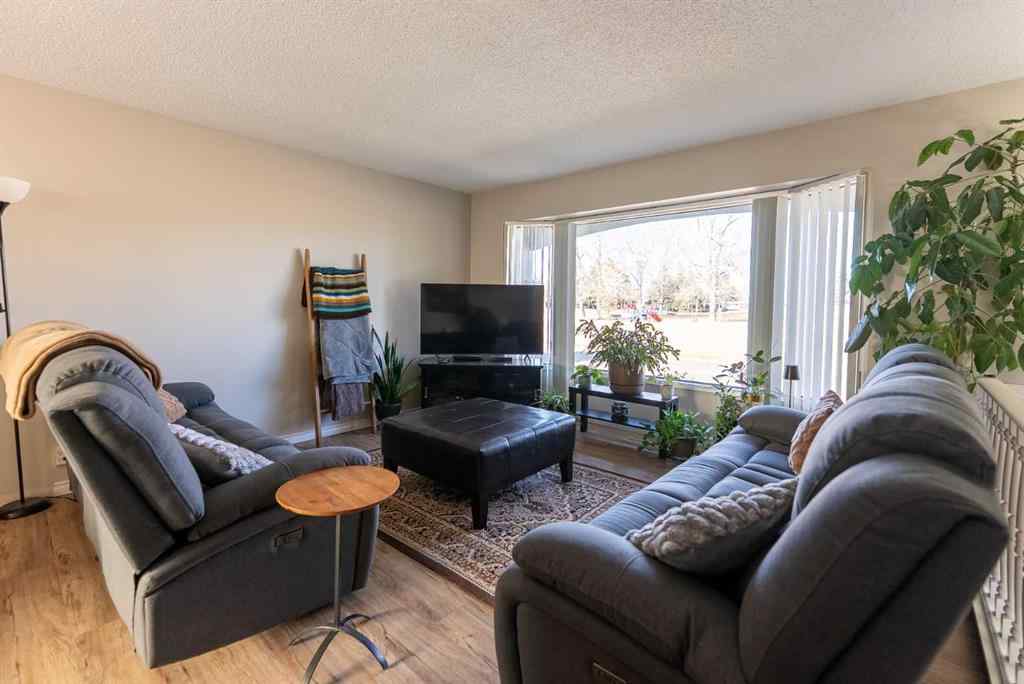 MLS® A2266134 - 35 Oak Street  in Oriole Park Red Deer, Residential
