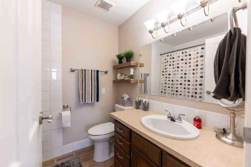 MLS® A2266134 - 35 Oak Street  in Oriole Park Red Deer, Residential