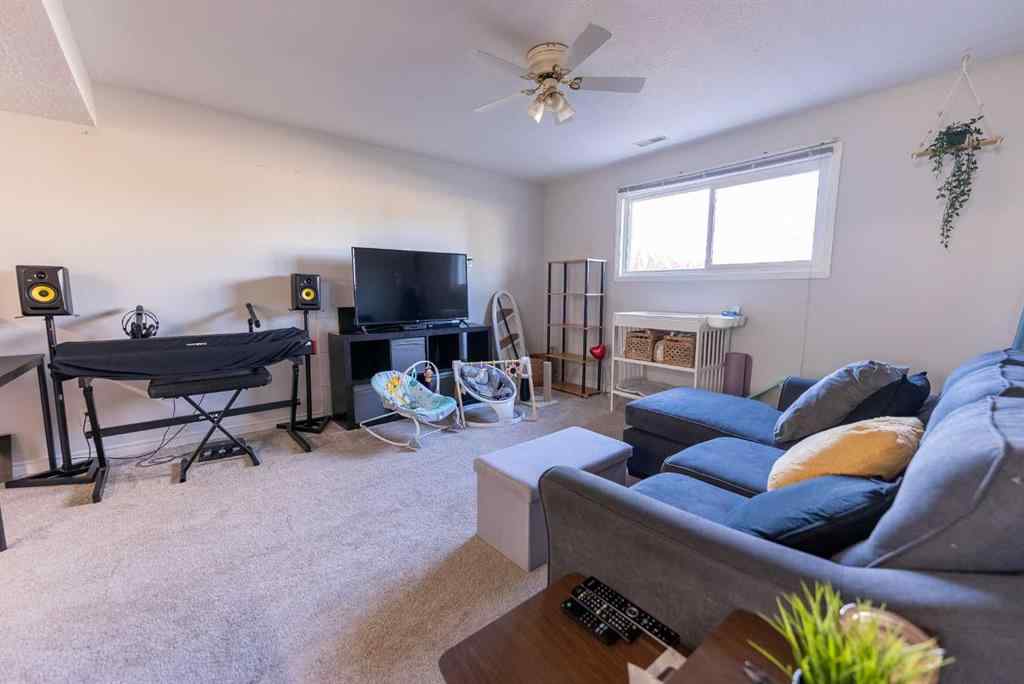 MLS® A2266134 - 35 Oak Street  in Oriole Park Red Deer, Residential