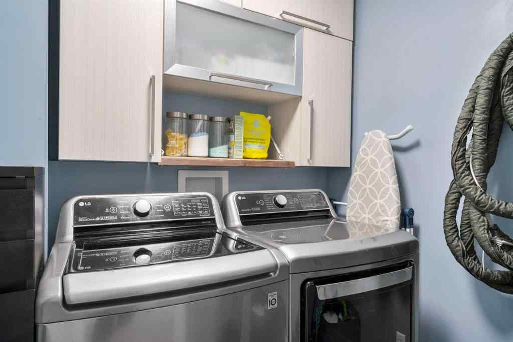 MLS® A2266136 - 2581 Coopers Circle SW in Coopers Crossing Airdrie, Residential