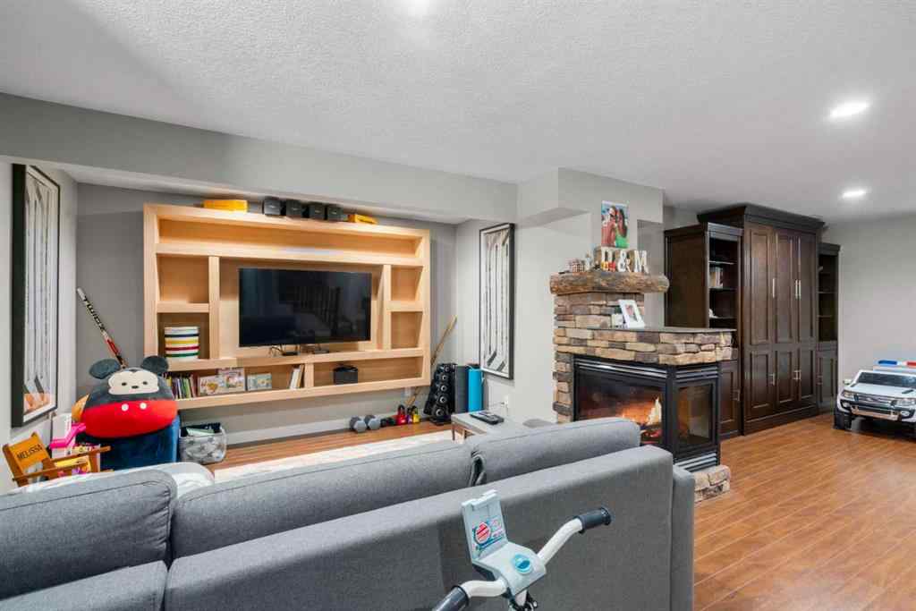 MLS® A2266136 - 2581 Coopers Circle SW in Coopers Crossing Airdrie, Residential