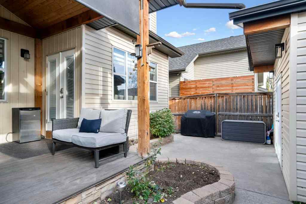 MLS® A2266136 - 2581 Coopers Circle SW in Coopers Crossing Airdrie, Residential