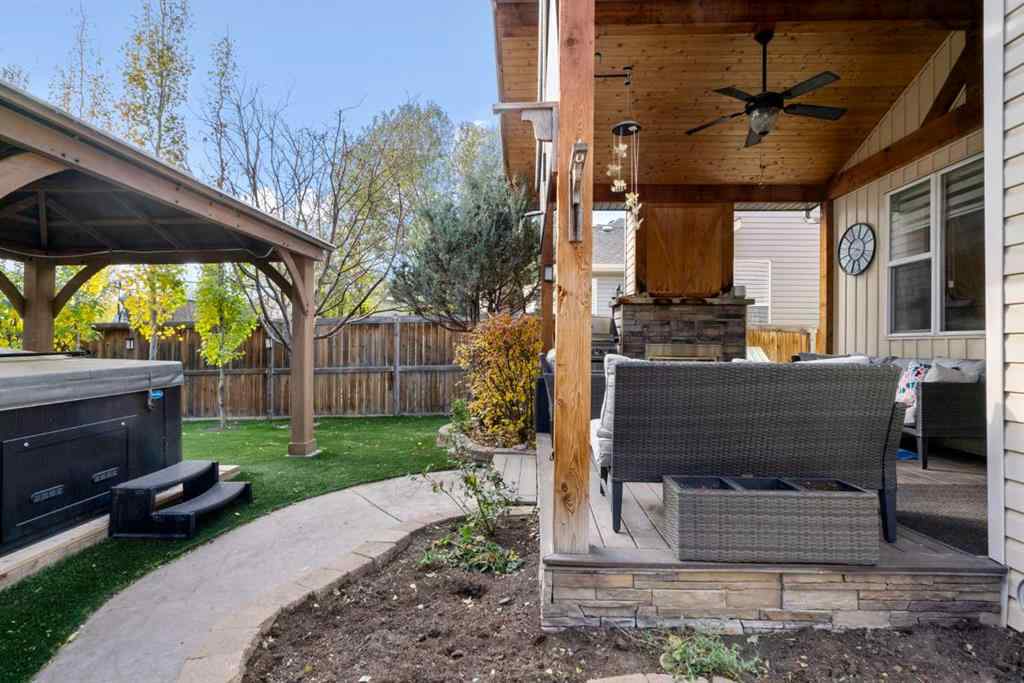 MLS® A2266136 - 2581 Coopers Circle SW in Coopers Crossing Airdrie, Residential