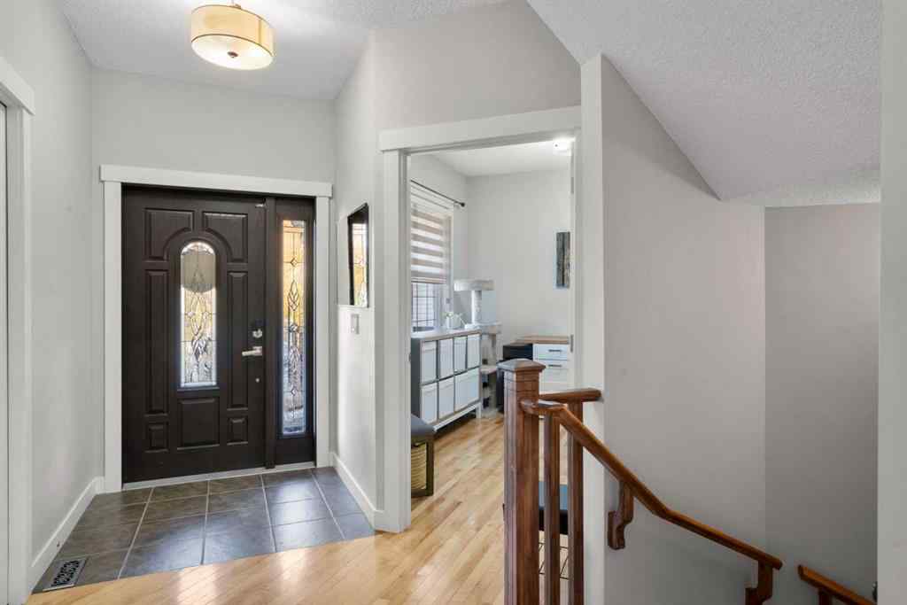 MLS® A2266136 - 2581 Coopers Circle SW in Coopers Crossing Airdrie, Residential