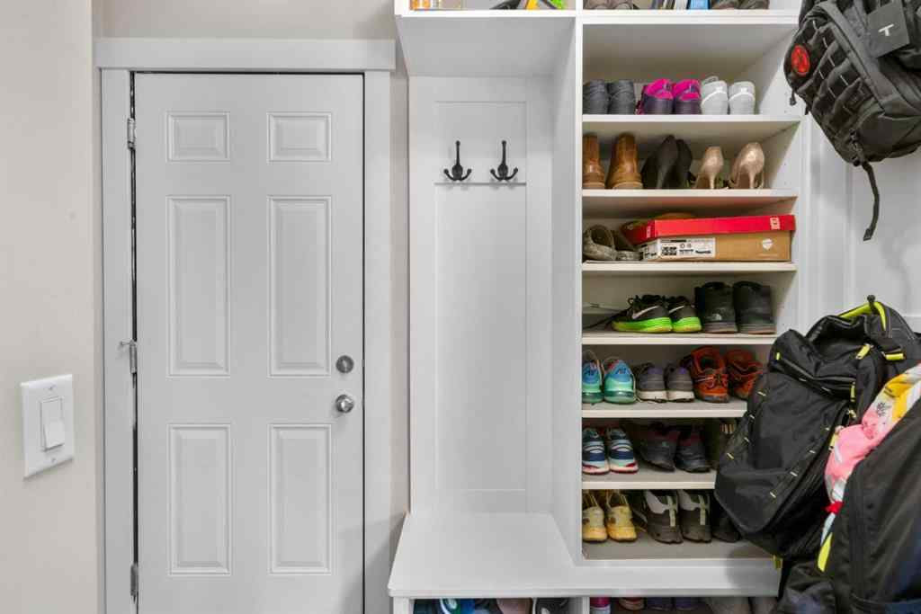 MLS® A2266136 - 2581 Coopers Circle SW in Coopers Crossing Airdrie, Residential