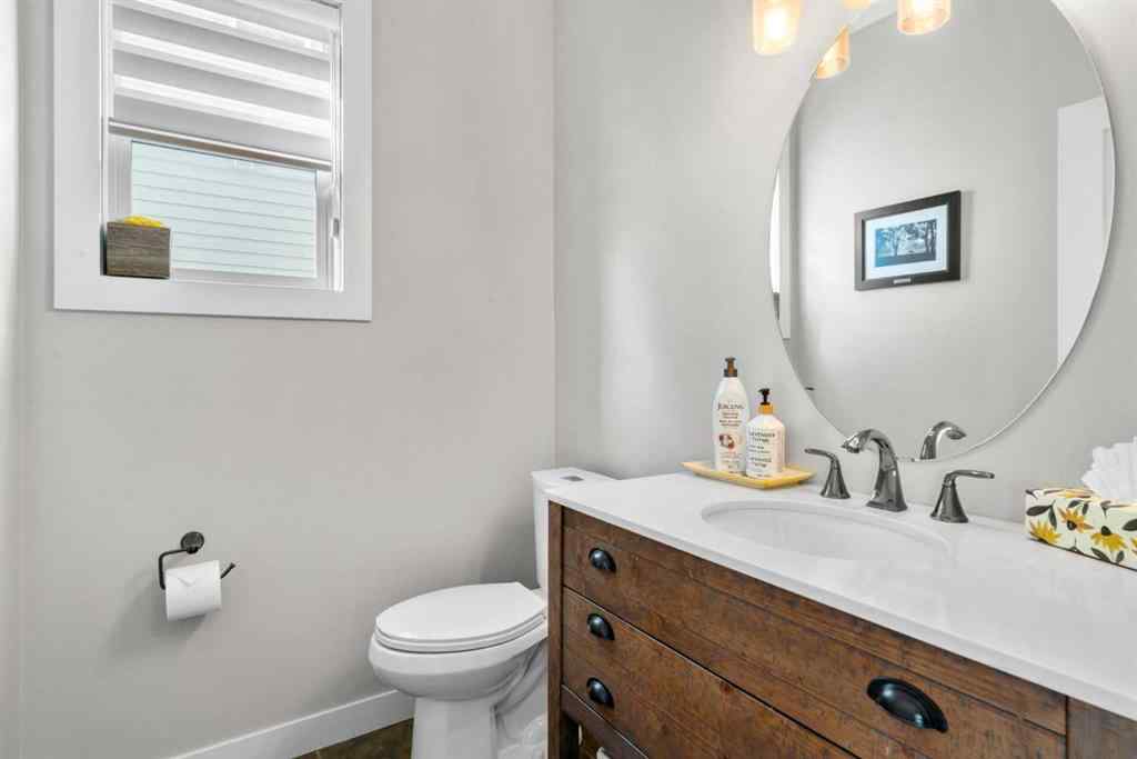 MLS® A2266136 - 2581 Coopers Circle SW in Coopers Crossing Airdrie, Residential