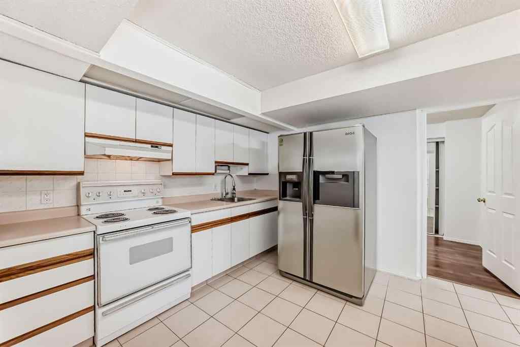 MLS® A2266141 - 2740 Signal Hill Drive SW in Signal Hill Calgary, Residential