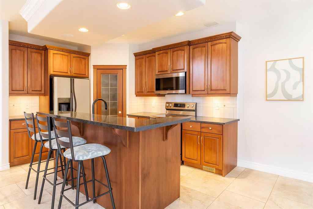 MLS® A2266142 - 1421 40 Street SW in Rosscarrock Calgary, Residential