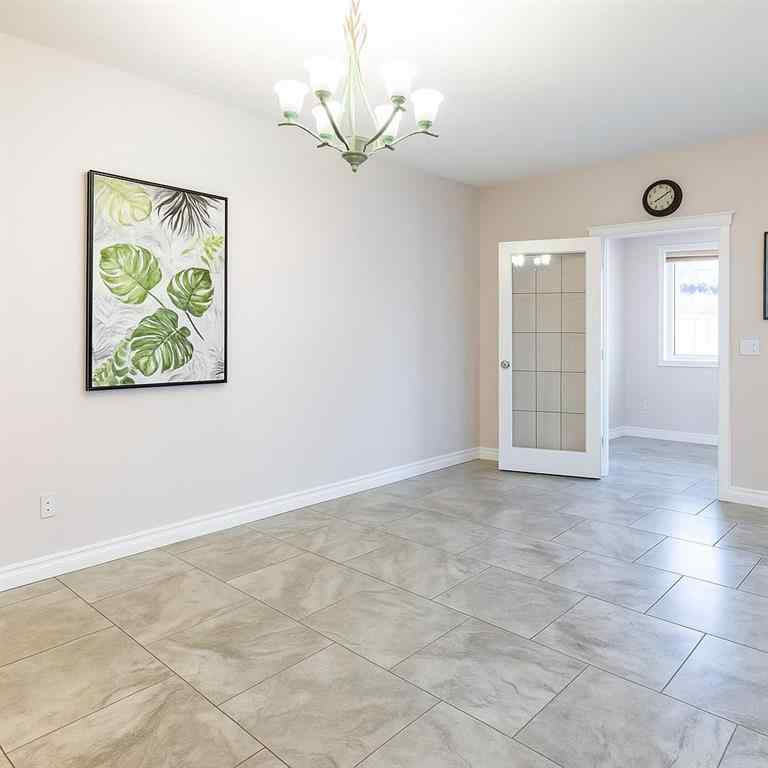 MLS® A2266142 - 1421 40 Street SW in Rosscarrock Calgary, Residential