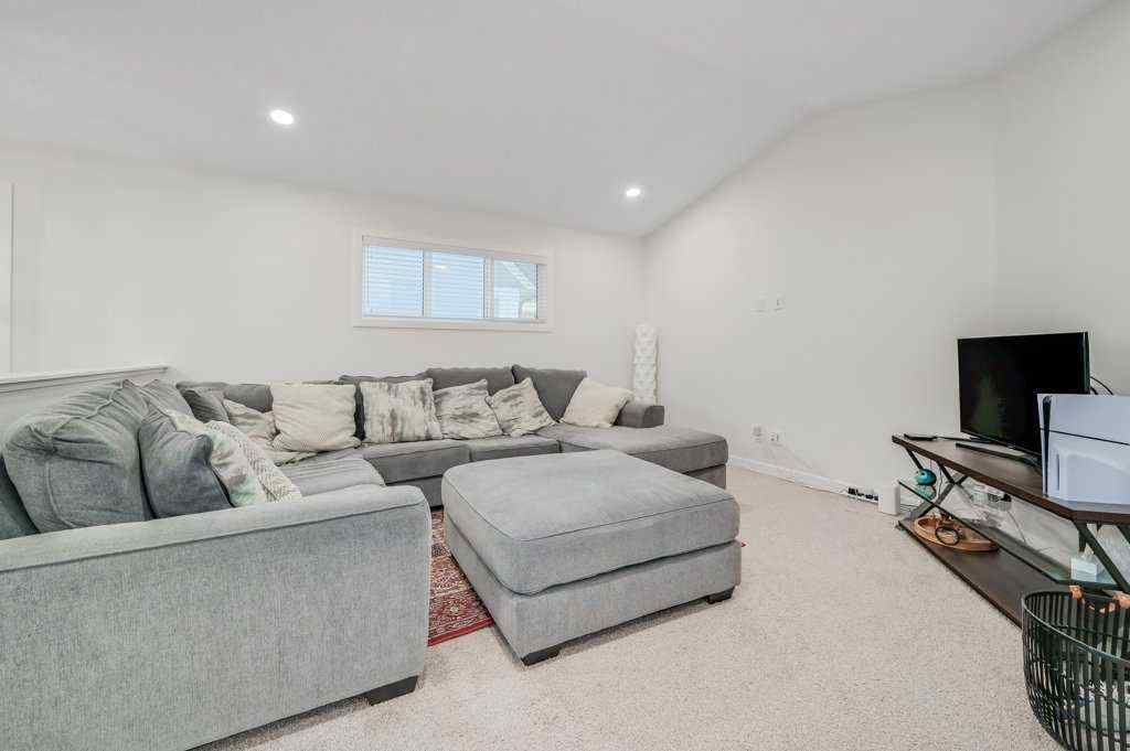 MLS® A2266145 - 240 Magnolia Heath SE in Mahogany Calgary, Residential