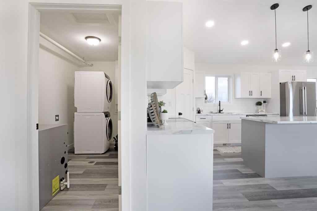 MLS&reg; # A2266150 - 323 20 Street E in Meadowbrook Brooks, Residential Open Houses