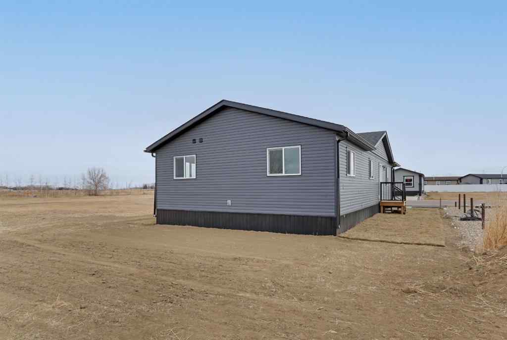 MLS&reg; # A2266150 - 323 20 Street E in Meadowbrook Brooks, Residential Open Houses