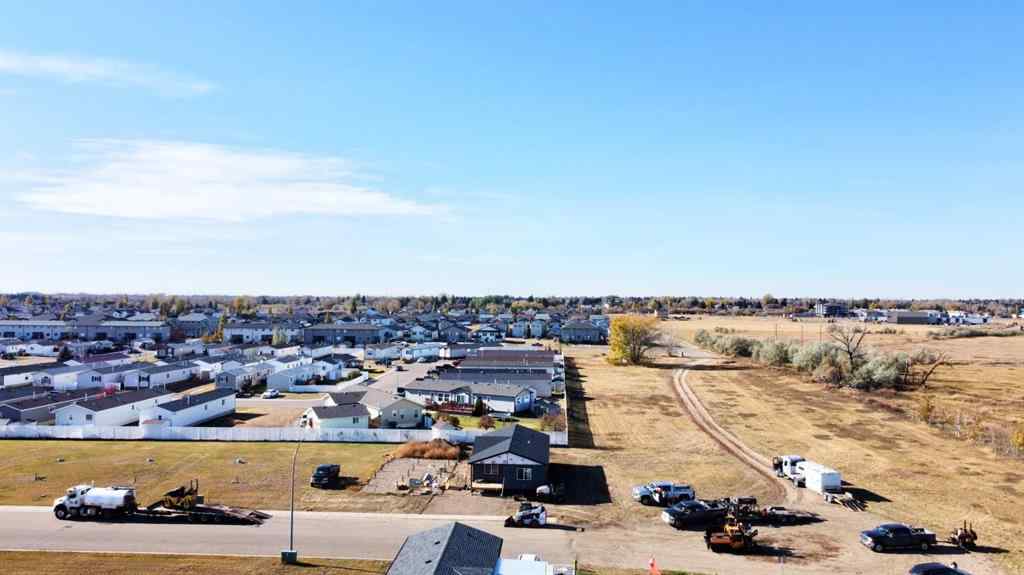 MLS® A2266150 - 323 20 Street E in Meadowbrook Brooks, Residential