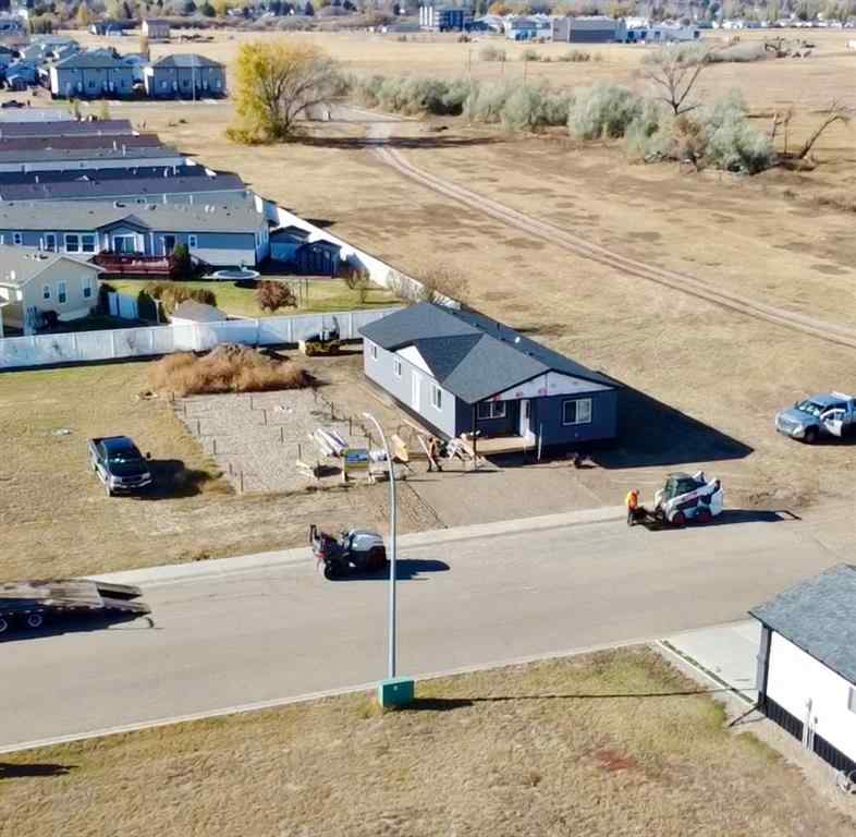 MLS® A2266150 - 323 20 Street E in Meadowbrook Brooks, Residential