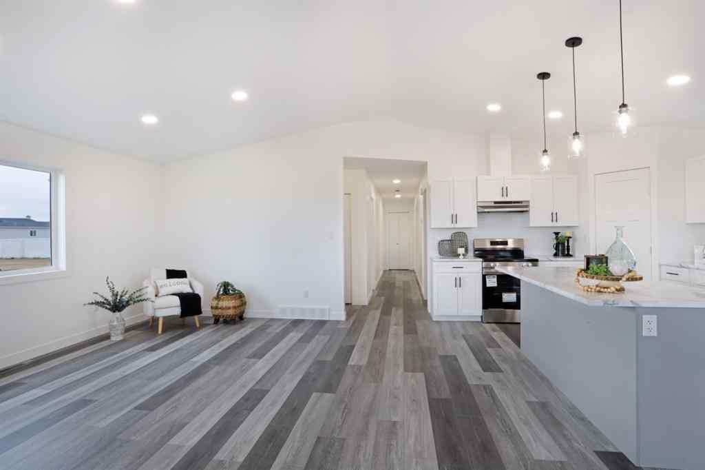 MLS&reg; # A2266150 - 323 20 Street E in Meadowbrook Brooks, Residential Open Houses