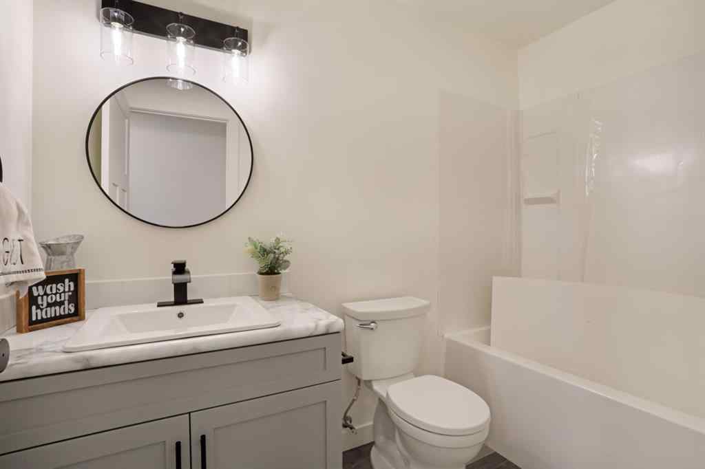 MLS&reg; # A2266150 - 323 20 Street E in Meadowbrook Brooks, Residential Open Houses