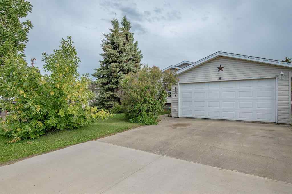 MLS® A2266152 - 8825 104 Avenue  in Ivy Lake Estates Grande Prairie, Residential