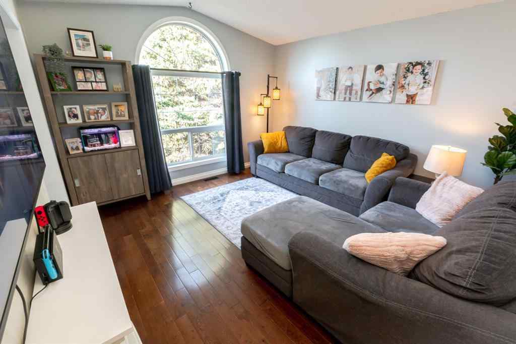 MLS® A2266152 - 8825 104 Avenue  in Ivy Lake Estates Grande Prairie, Residential