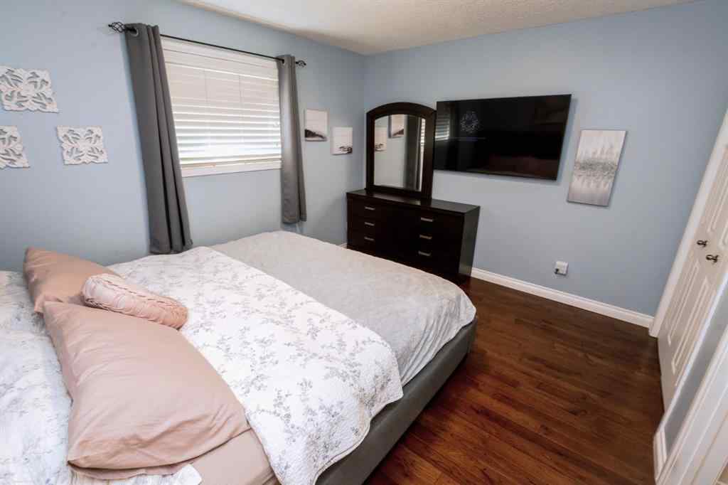 MLS® A2266152 - 8825 104 Avenue  in Ivy Lake Estates Grande Prairie, Residential