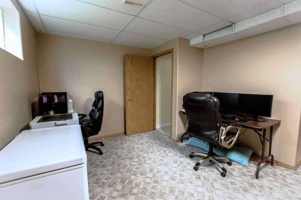 MLS® A2266152 - 8825 104 Avenue  in Ivy Lake Estates Grande Prairie, Residential