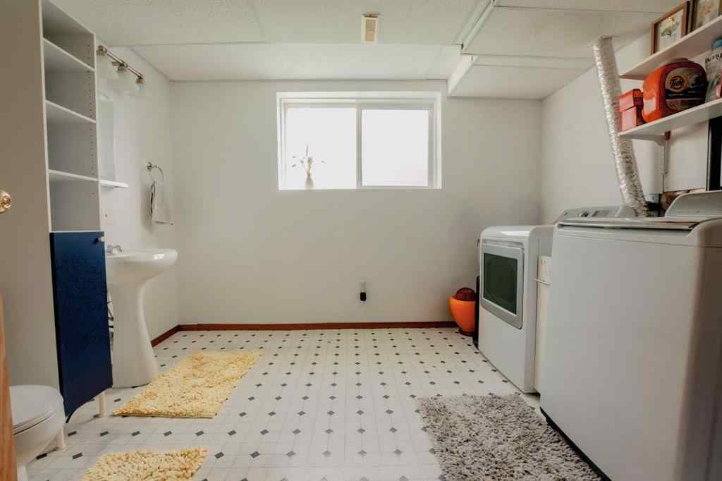 MLS® A2266152 - 8825 104 Avenue  in Ivy Lake Estates Grande Prairie, Residential