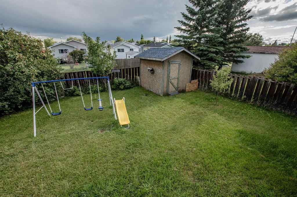 MLS® A2266152 - 8825 104 Avenue  in Ivy Lake Estates Grande Prairie, Residential