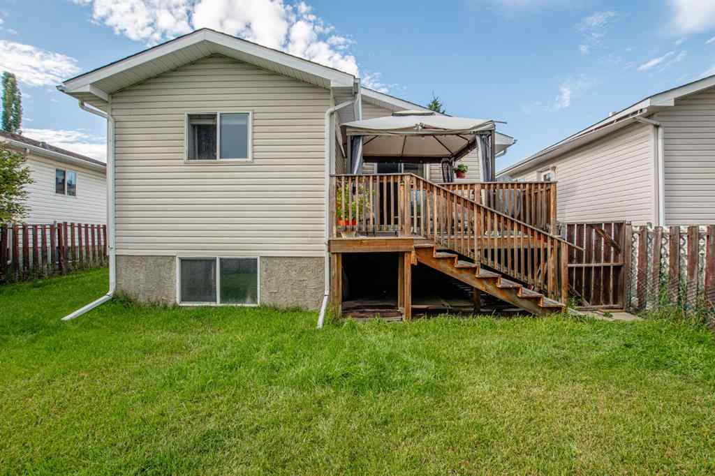 MLS® A2266152 - 8825 104 Avenue  in Ivy Lake Estates Grande Prairie, Residential