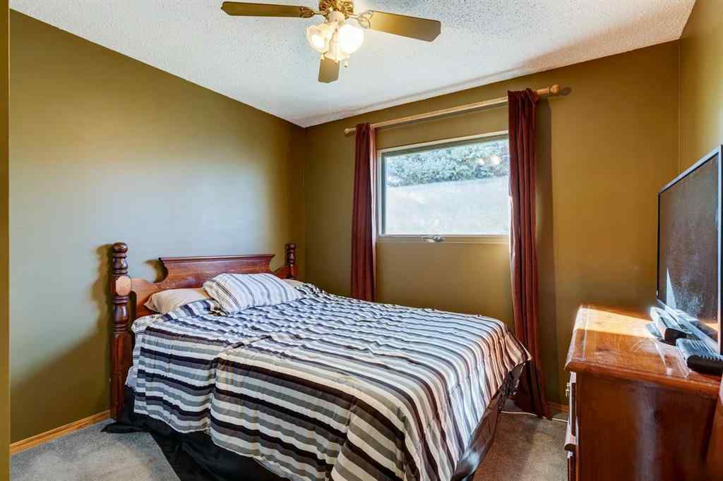 MLS® A2266156 - 150 Midcrest Crescent SE in Midnapore Calgary, Residential