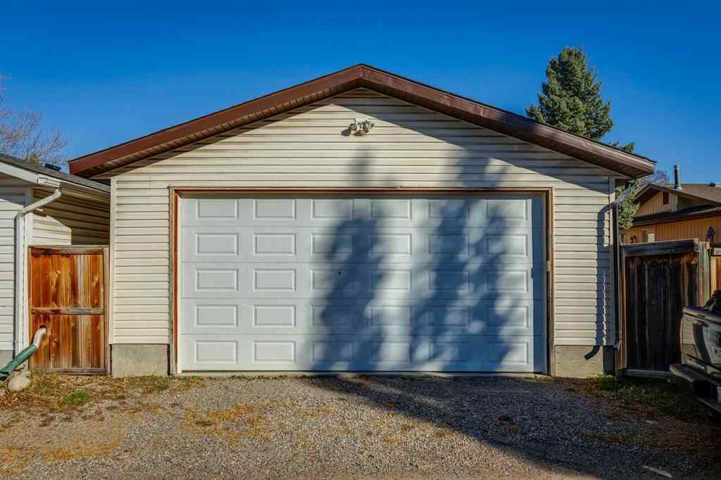 MLS® A2266156 - 150 Midcrest Crescent SE in Midnapore Calgary, Residential