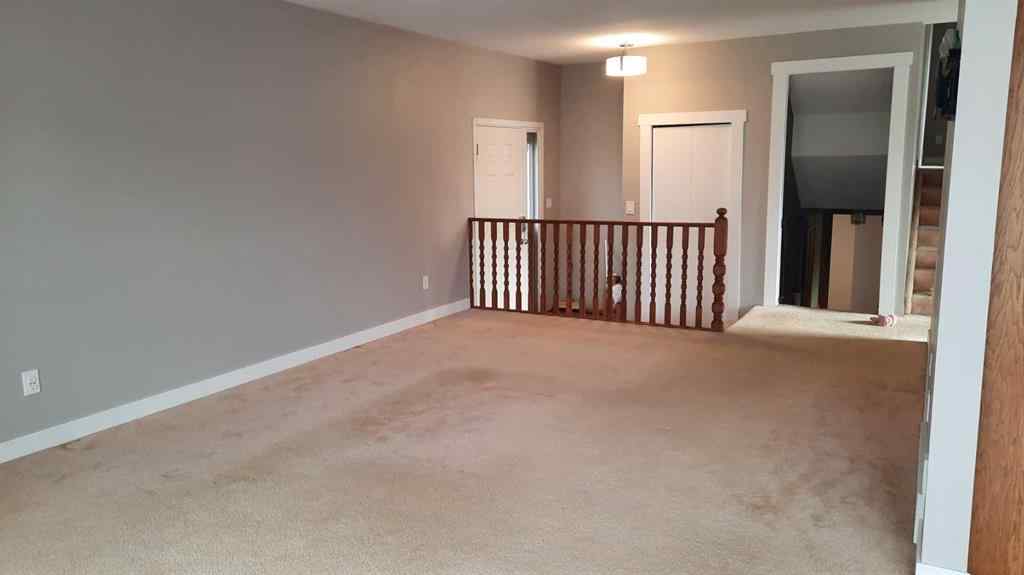 MLS® A2266157 - 706 Bankview Close  in Bankview Drumheller, Residential