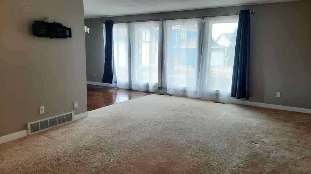 MLS® A2266157 - 706 Bankview Close  in Bankview Drumheller, Residential