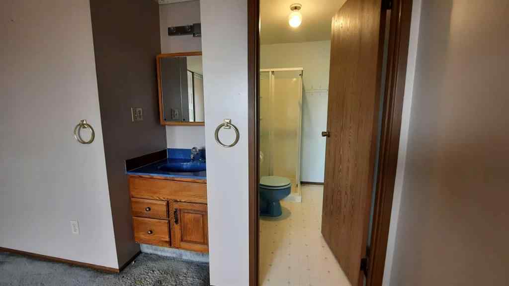 MLS® A2266157 - 706 Bankview Close  in Bankview Drumheller, Residential