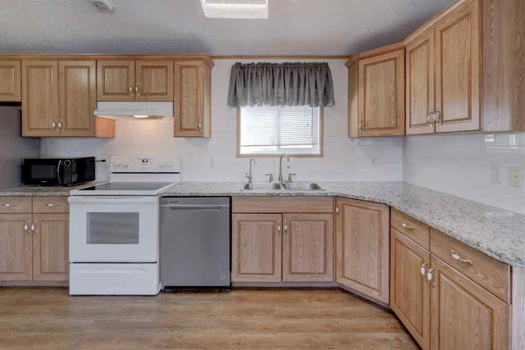 MLS® A2266163 - 818 Briarwood Road  in Brentwood_Strathmore Strathmore, Residential