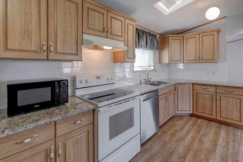 MLS® A2266163 - 818 Briarwood Road  in Brentwood_Strathmore Strathmore, Residential