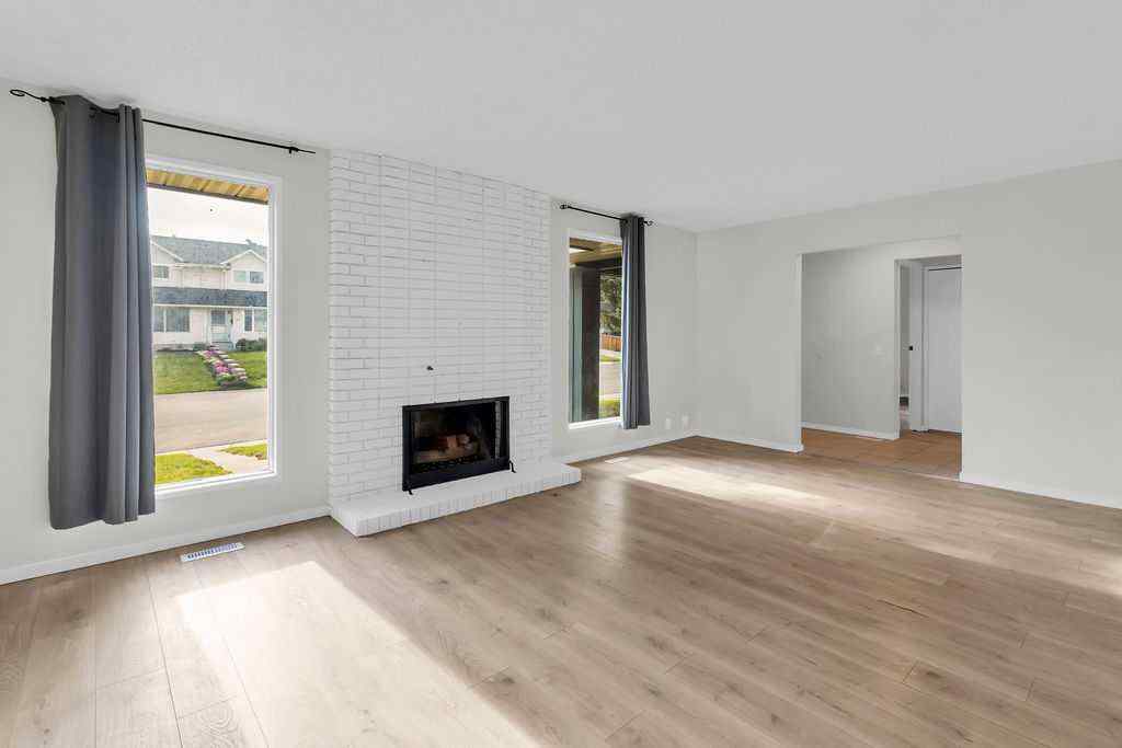 MLS® A2266165 - 10 Radcliffe Crescent SE in Albert Park/Radisson Heights Calgary, Residential