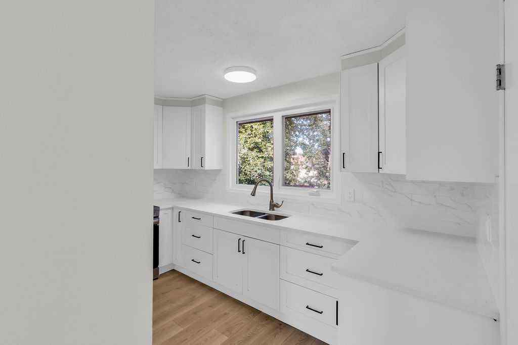 MLS® A2266165 - 10 Radcliffe Crescent SE in Albert Park/Radisson Heights Calgary, Residential