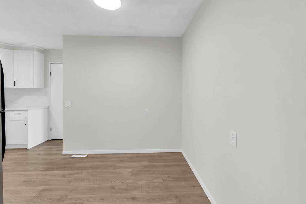 MLS® A2266165 - 10 Radcliffe Crescent SE in Albert Park/Radisson Heights Calgary, Residential