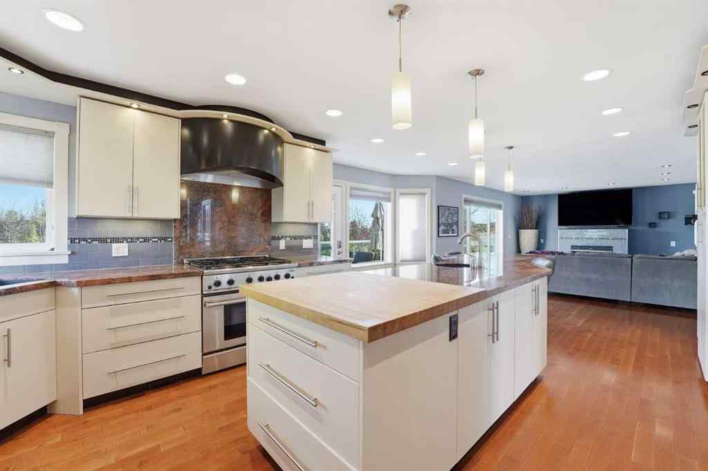 MLS® A2266171 - 137 Sceptre Court NW in Scenic Acres Calgary, Residential