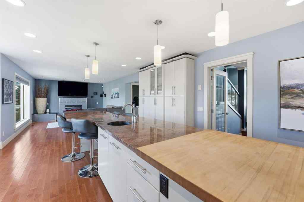 MLS® A2266171 - 137 Sceptre Court NW in Scenic Acres Calgary, Residential