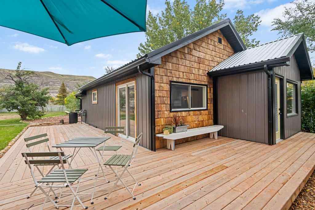 MLS® A2266180 - 260 2 Avenue  in East Coulee Drumheller, Residential