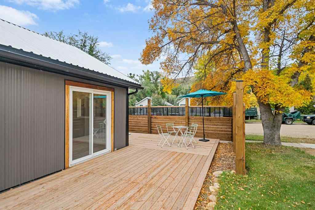 MLS® A2266180 - 260 2 Avenue  in East Coulee Drumheller, Residential