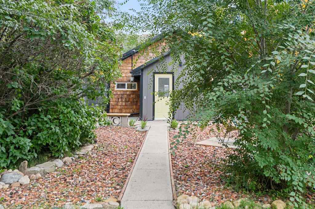 MLS® A2266180 - 260 2 Avenue  in East Coulee Drumheller, Residential