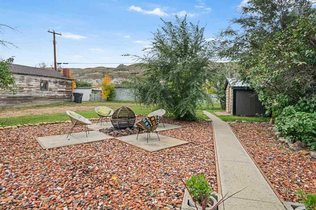 MLS® A2266180 - 260 2 Avenue  in East Coulee Drumheller, Residential