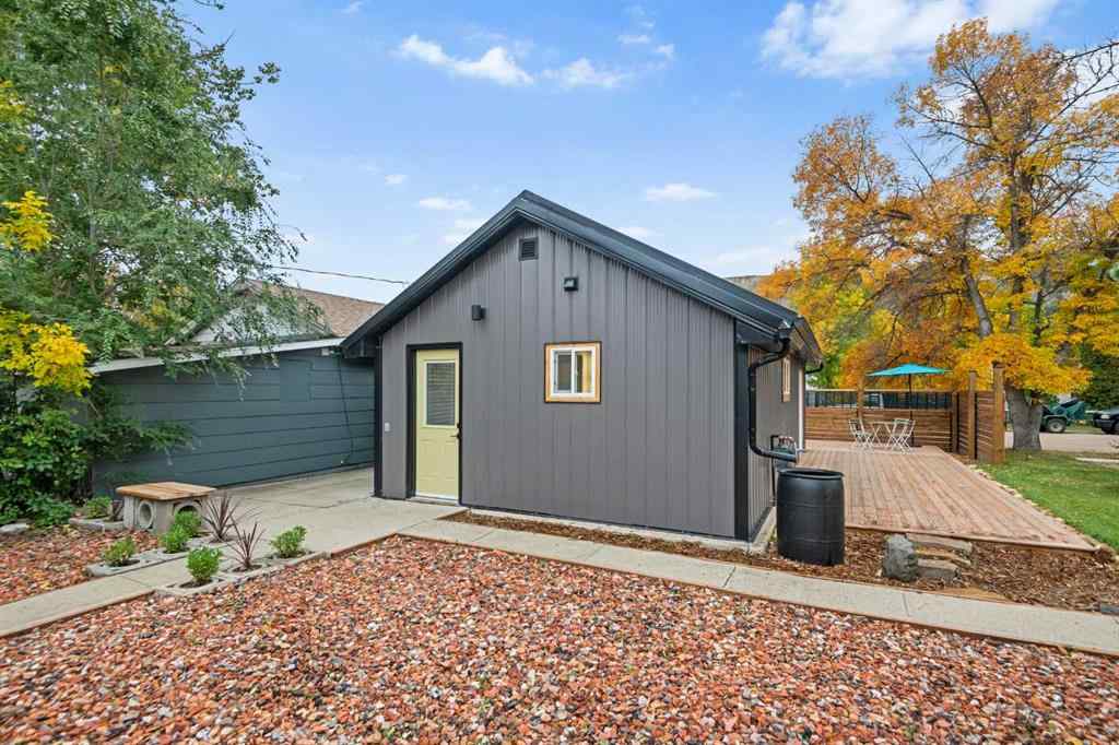 MLS® A2266180 - 260 2 Avenue  in East Coulee Drumheller, Residential