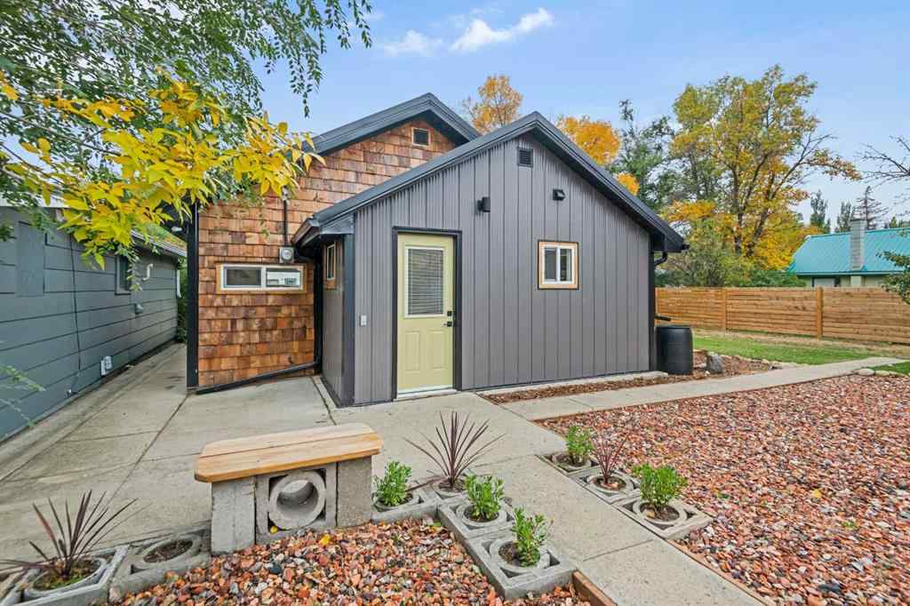 MLS® A2266180 - 260 2 Avenue  in East Coulee Drumheller, Residential