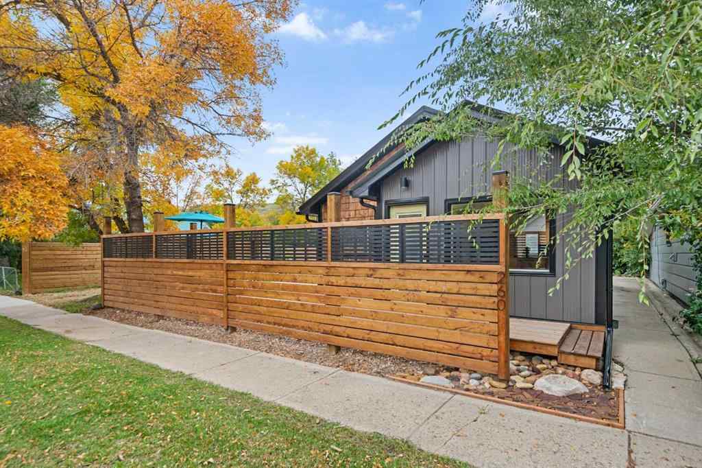 MLS® A2266180 - 260 2 Avenue  in East Coulee Drumheller, Residential