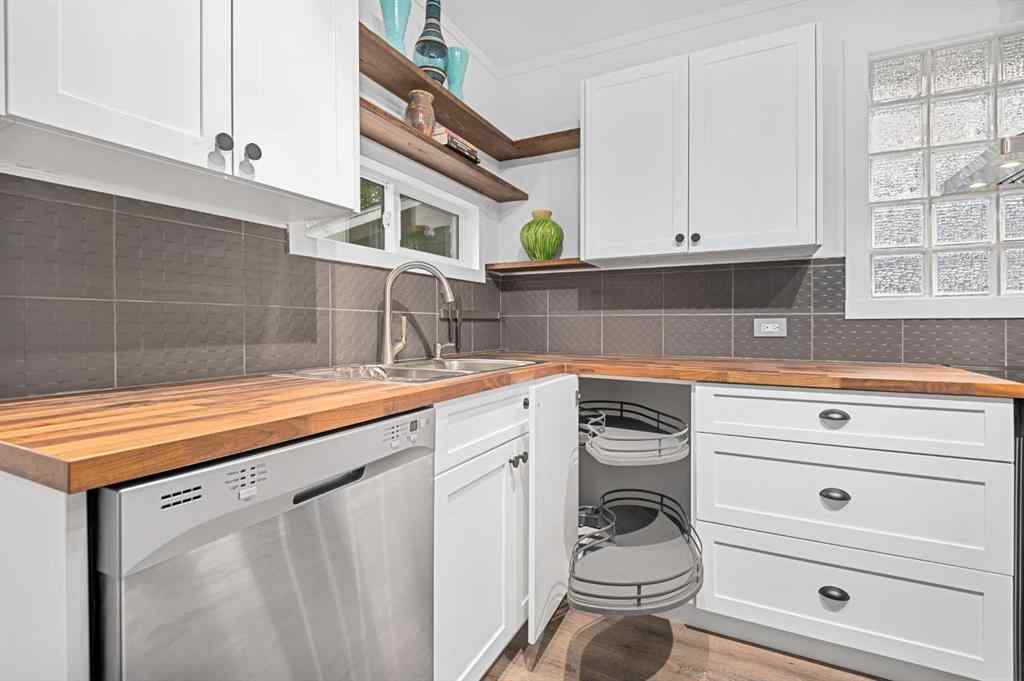 MLS® A2266180 - 260 2 Avenue  in East Coulee Drumheller, Residential