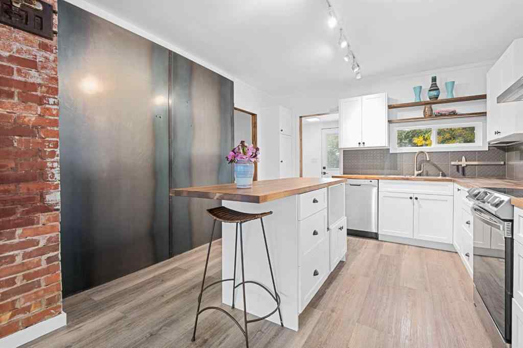 MLS® A2266180 - 260 2 Avenue  in East Coulee Drumheller, Residential