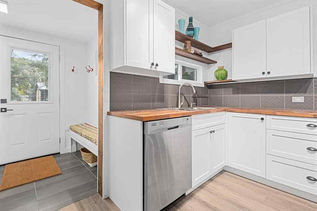 MLS® A2266180 - 260 2 Avenue  in East Coulee Drumheller, Residential