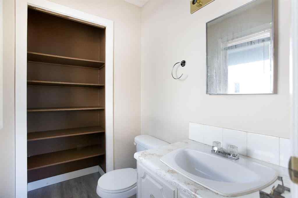 MLS® A2266185 - 4004 79 Street NW in Bowness Calgary, Residential